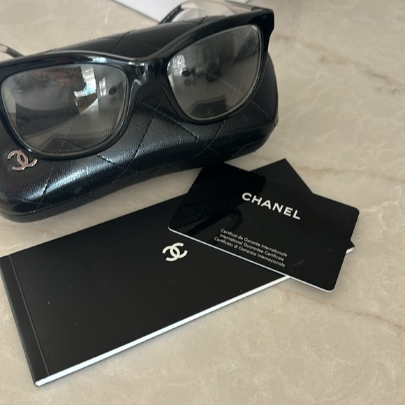 Eyeglasses - Picture 5 of 7